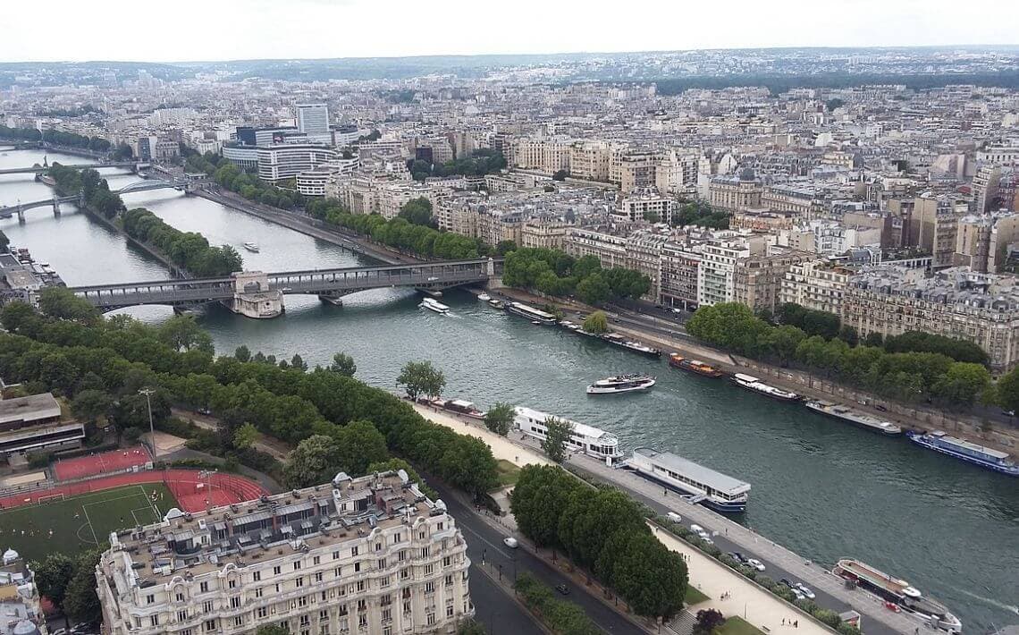 Nantes Airport to Tours