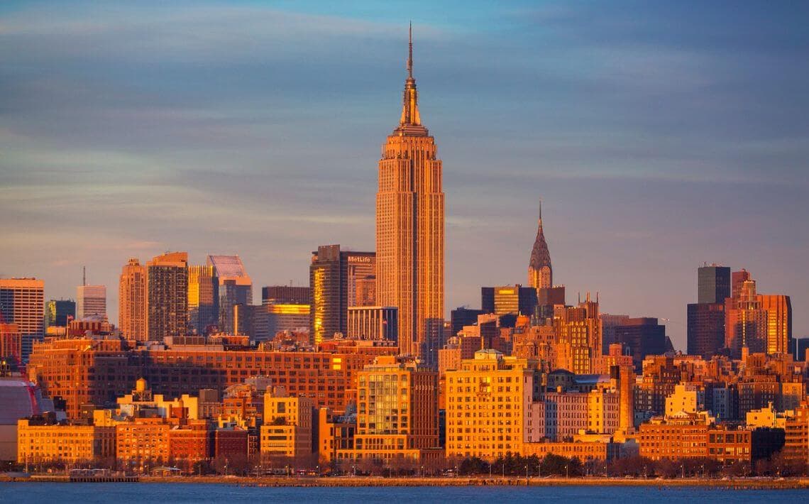 New York LaGuardia LGA Airport to Empire State Building