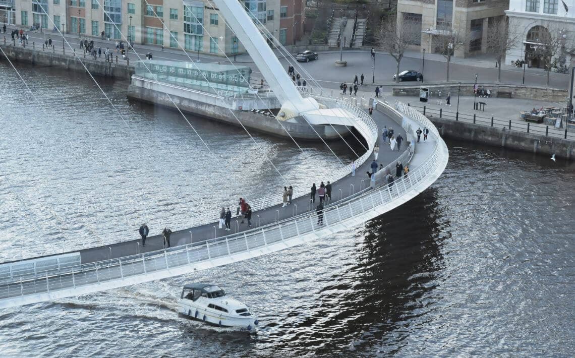 Newcastle Airport to Gateshead