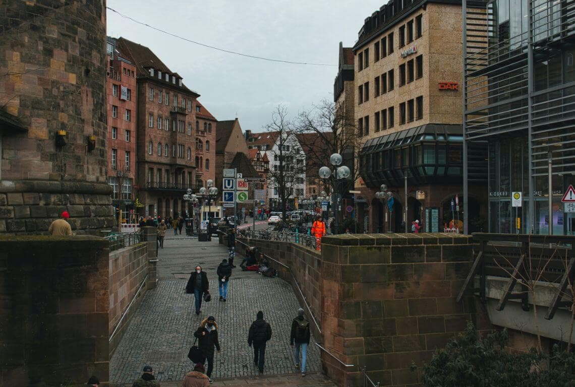 How to get from Nuremberg Airport (NUE) to Erlangen?