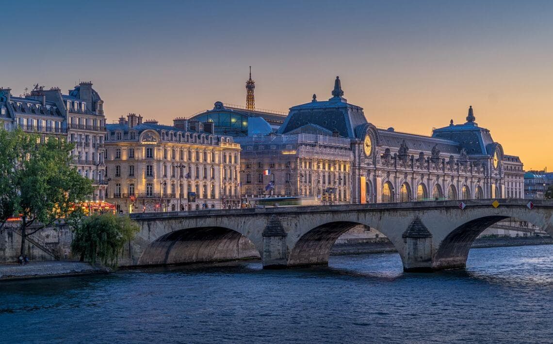 Paris Orly Airport to Le Bourget Exhibition Centre