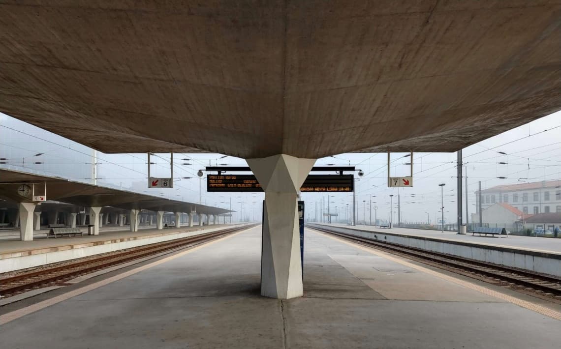 Porto Airport to Aliados