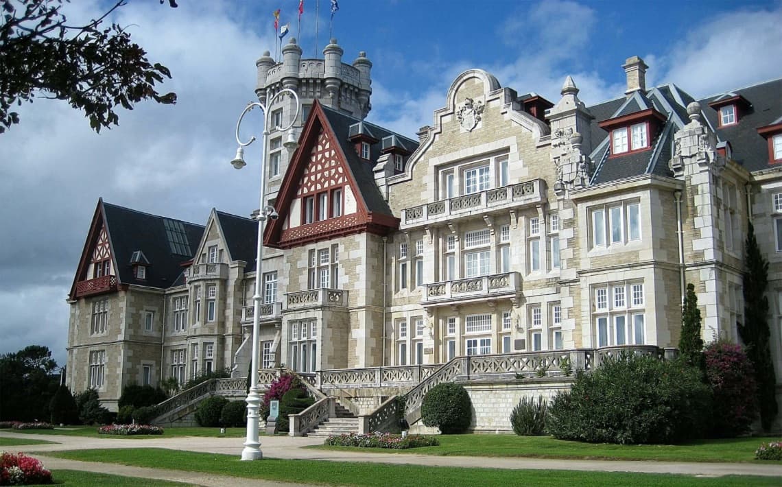 Santander Airport to Mogro