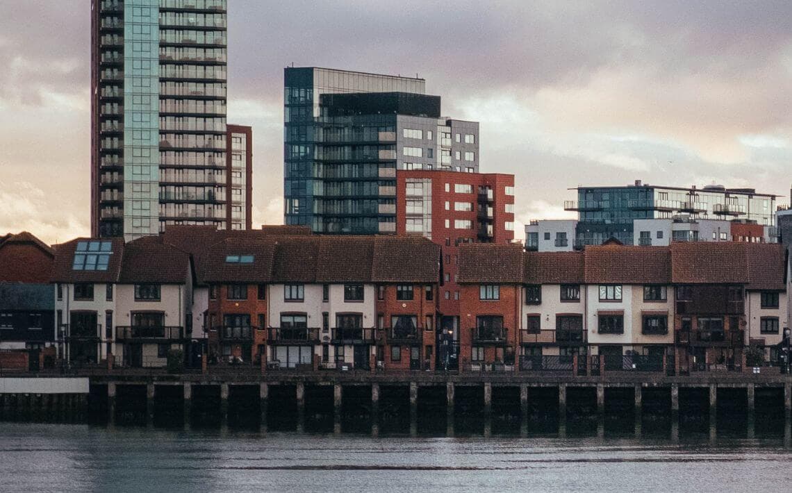 How to get from Southampton to Luton Airport?