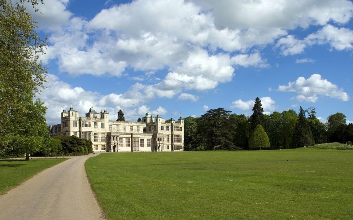 Stansted Airport to Tilbury Docks